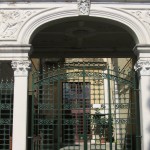 via Sanfelice 79 - atrio