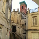 vista cortile con torre merlata